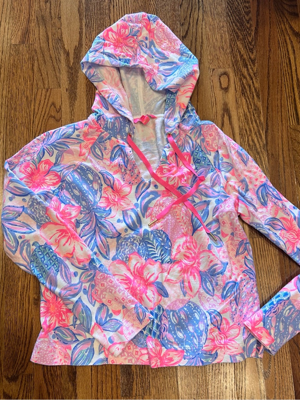 Lilly pulitzer Kiawah cropped hoodie. Pink isle snappy turtle